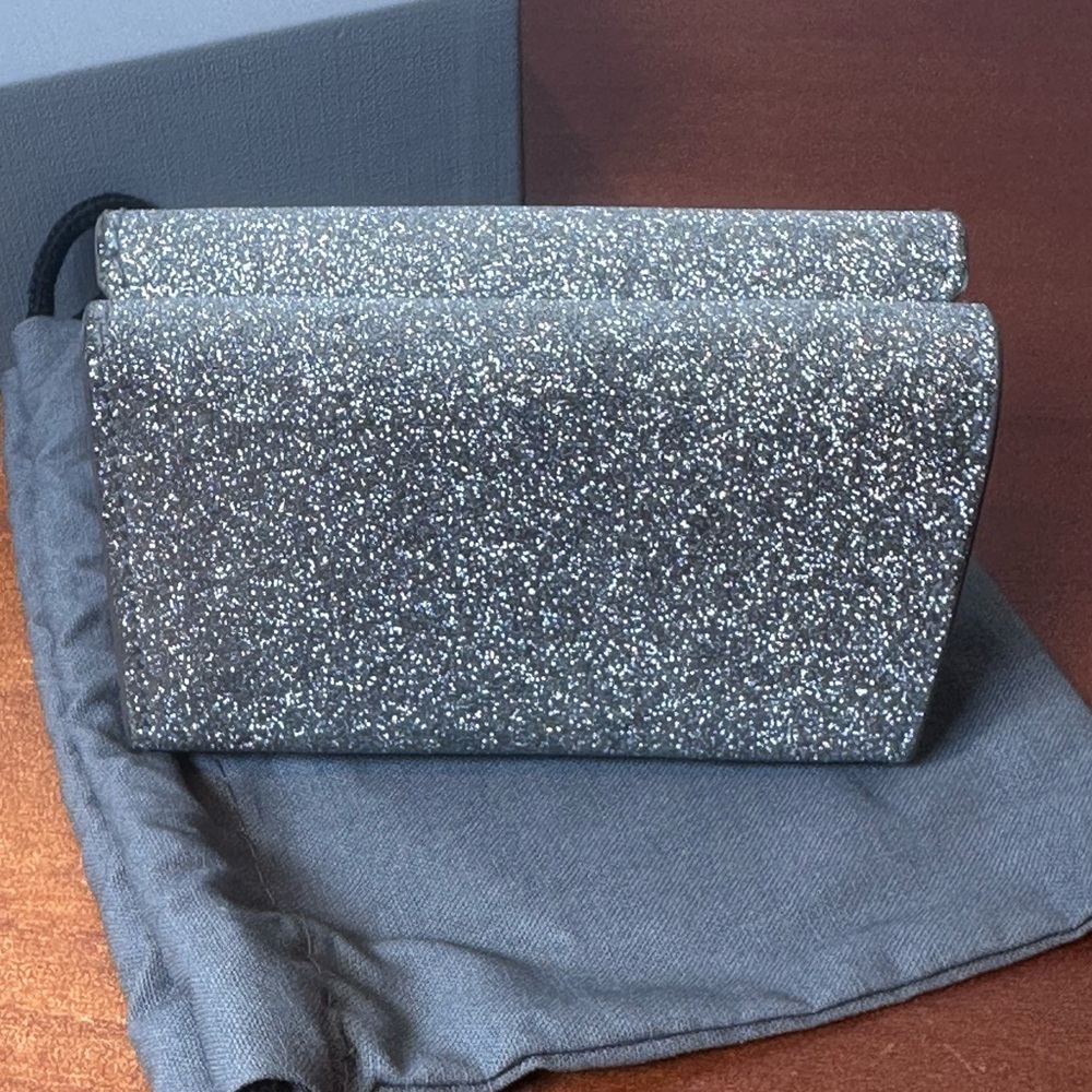 Balenciaga 551921 Metallic Silver Glitter
Everyday Mini Bifold Wallet - Picture 2 of 11